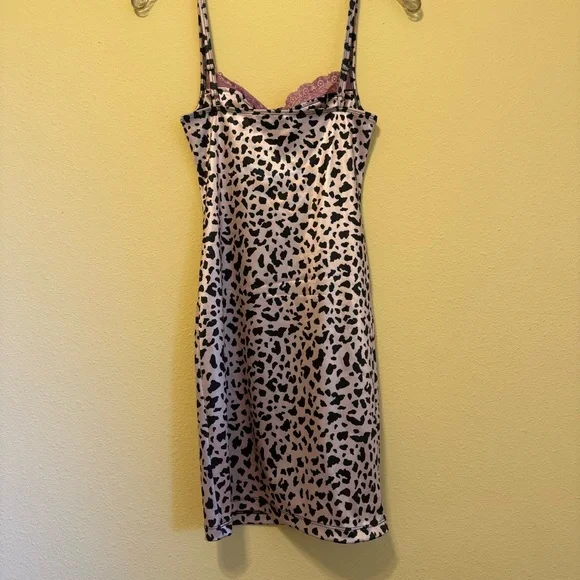 Motel Rocks Satin Lesty Dress in Leopard Print with Lilac Lace size small - Picture 7 of 9